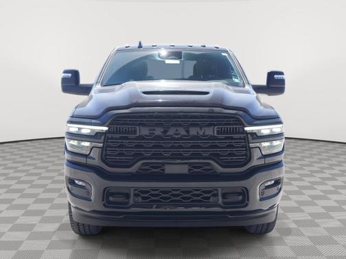Diamond Black Crystal Pearlcoat 2026 RAM 2500 Limited Crew Cab 4x4 6'4' Box