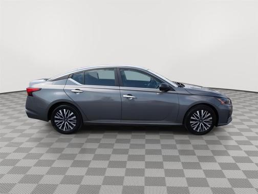 Gun Metallic 2025 Nissan Altima SV FWD