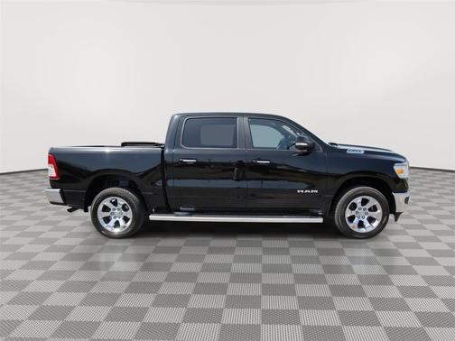 Diamond Black Crystal Pearlcoat 2020 RAM 1500 Big Horn/Lone Star