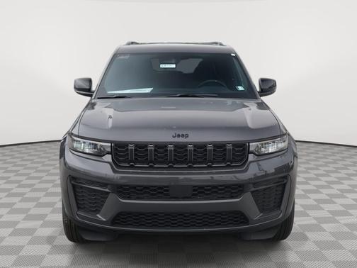 Baltic Gray Metallic Clearcoat 2026 Jeep Grand Cherokee Altitude