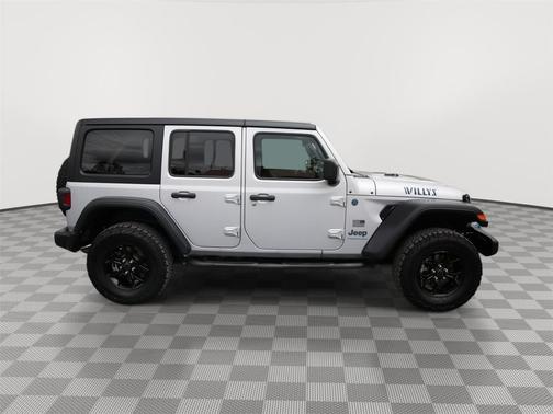 Silver Zynith Clearcoat 2024 Jeep Wrangler 4xe Willys