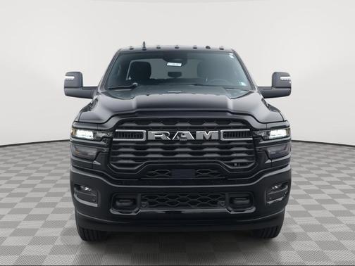 Diamond Black Crystal Pearlcoat 2026 RAM 2500 Big Horn Crew Cab 4x4 8' Box