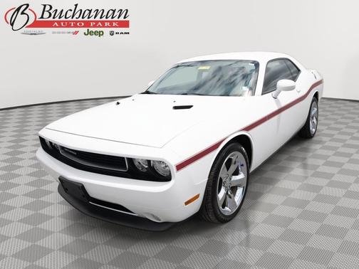 Bright White 2013 Dodge Challenger SXT