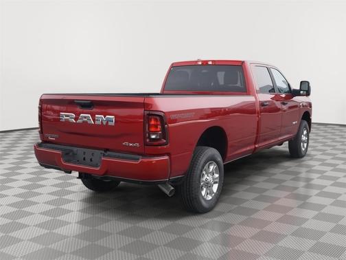 Molten Red Pearlcoat 2026 RAM 2500 Big Horn Crew Cab 4x4 8' Box