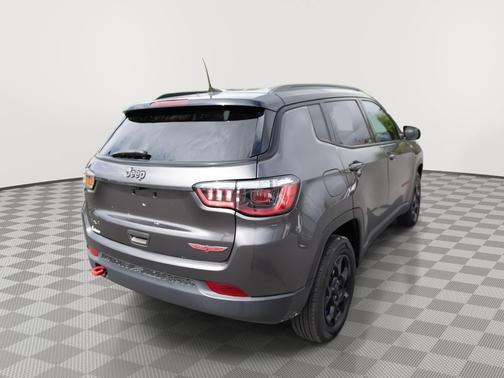 Granite Crystal Metallic Clearcoat 2023 Jeep Compass Trailhawk