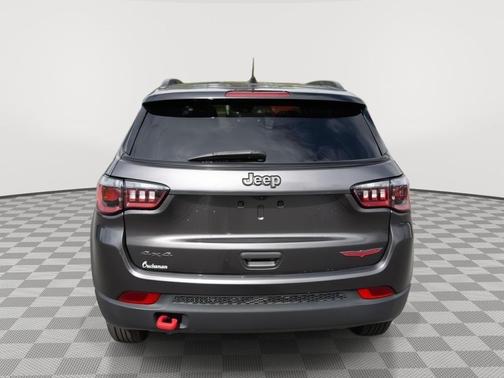 Granite Crystal Metallic Clearcoat 2023 Jeep Compass Trailhawk