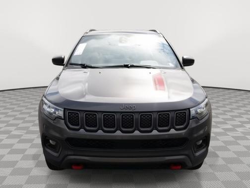 Granite Crystal Metallic Clearcoat 2023 Jeep Compass Trailhawk