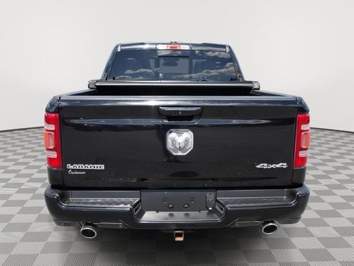 Diamond Black Crystal Pearlcoat 2020 RAM 1500 Laramie