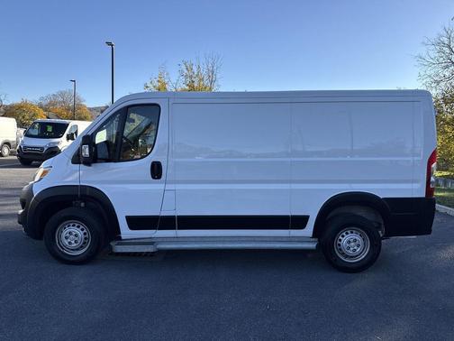 Bright White Clearcoat 2025 RAM ProMaster 2500 Tradesman