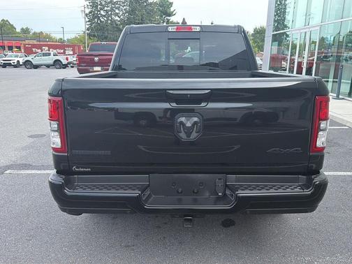 Diamond Black Crystal Pearlcoat 2023 RAM 1500 Big Horn/Lone Star