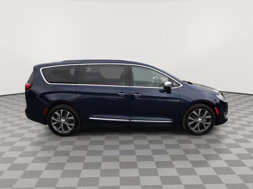 Jazz Blue Pearlcoat 2018 Chrysler Pacifica Limited