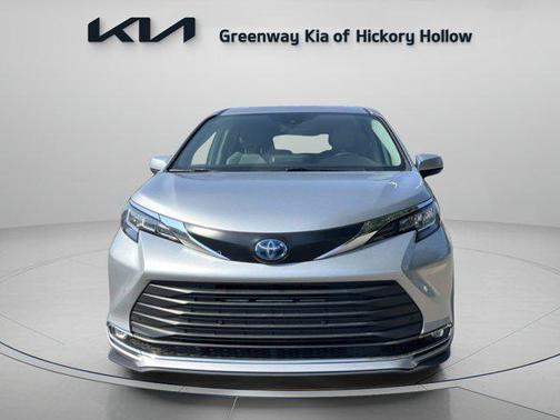 2022 Toyota Sienna XLE 7 Passenger