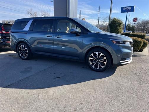 2024 Kia Carnival EX