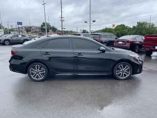 Aurora Black 2024 Kia Forte GT-Line