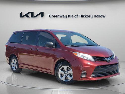 2020 Toyota Sienna SE