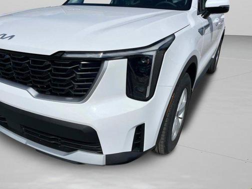 2025 Kia Sorento LX