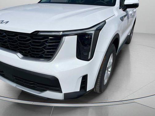 2025 Kia Sorento LX