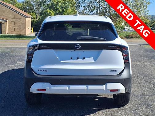 2025 Nissan Kicks SV
