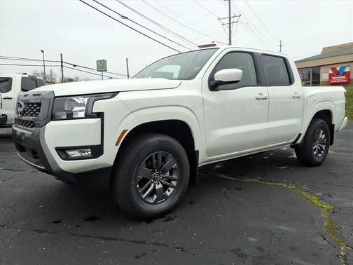 2025 Nissan Frontier SV