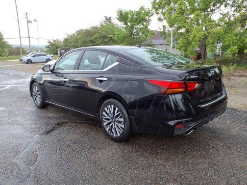 Black 2023 Nissan Altima 2.5 SV