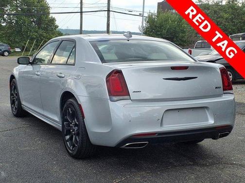 2023 Chrysler 300 Touring L