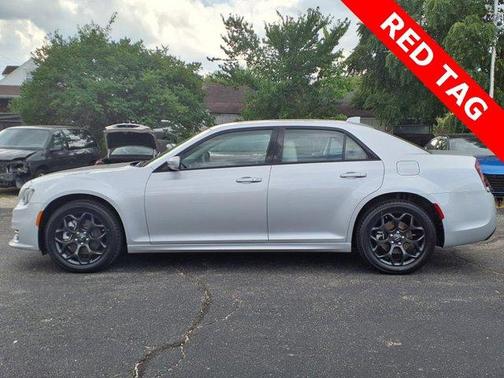 2023 Chrysler 300 Touring L
