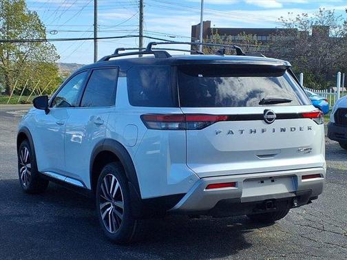 2025 Nissan Pathfinder Platinum