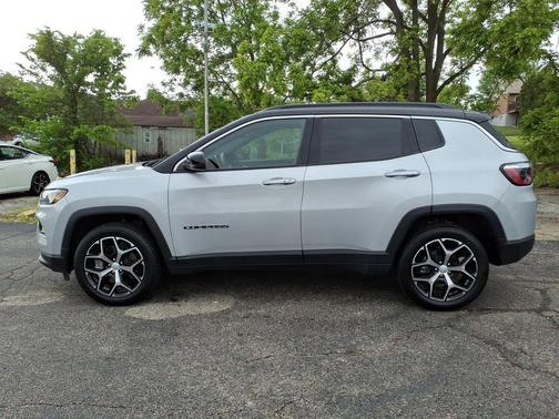 Silver Zynith 2024 Jeep Compass Limited