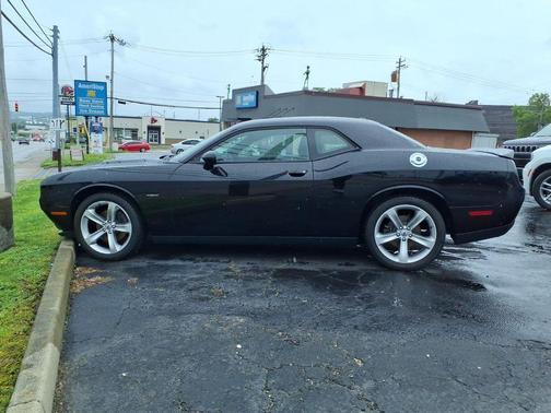 Pitch Black Clearcoat 2018 Dodge Challenger R/T
