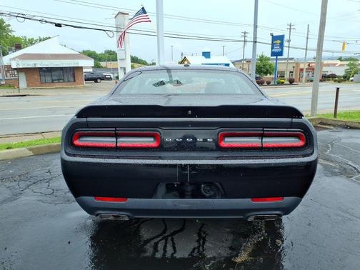Pitch Black Clearcoat 2018 Dodge Challenger R/T