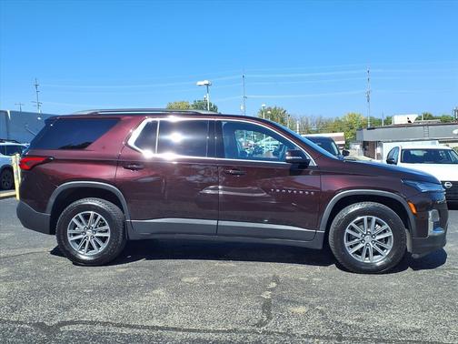 2022 Chevrolet Traverse LT Leather