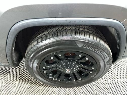 Mineral Gray Metallic Clearcoat 2012 Jeep Grand Cherokee Laredo