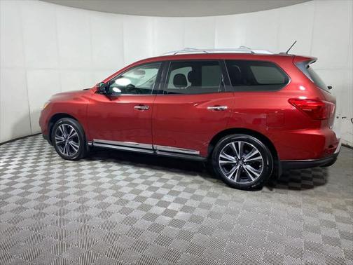 2017 Nissan Pathfinder Platinum