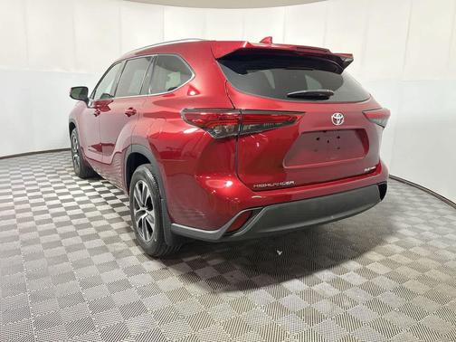 Ruby Flare Pearl 2021 Toyota Highlander XLE