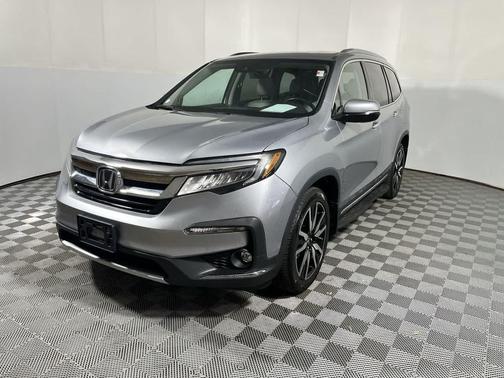Lunar Silver Metallic 2019 Honda Pilot Elite