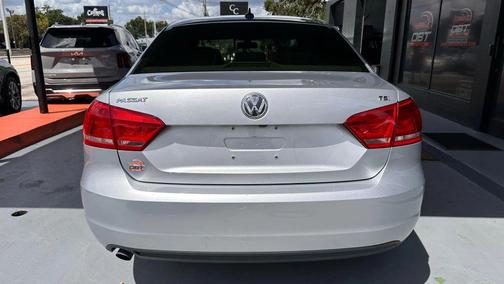 2015 Volkswagen Passat 1.8T Limited Edition