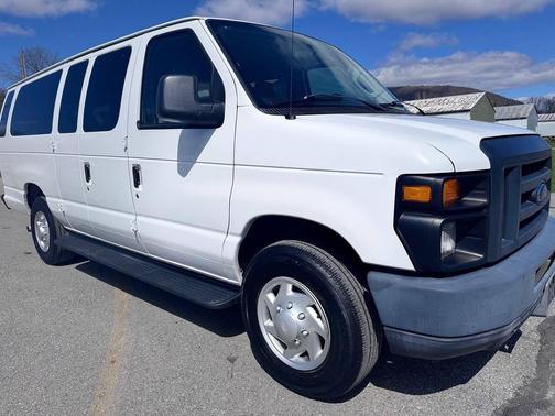 Oxford White 2014 Ford E350 Super Duty XL
