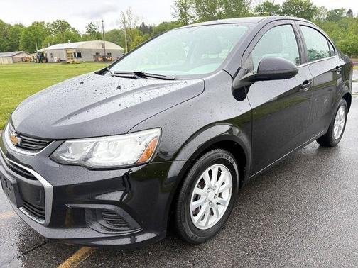 Mosaic Black Metallic 2017 Chevrolet Sonic LT