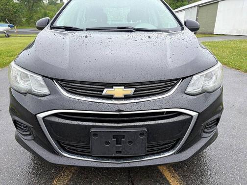 Mosaic Black Metallic 2017 Chevrolet Sonic LT