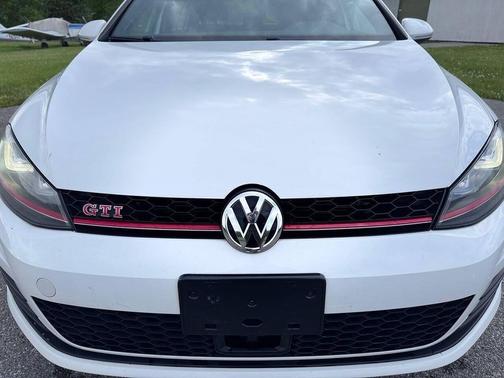 Pure White 2017 Volkswagen Golf GTI 2.0T Autobahn 4-Door