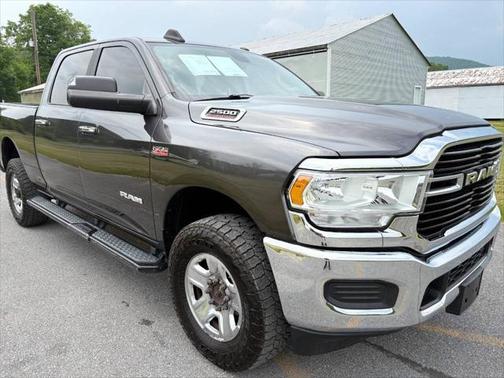 2019 RAM 2500 Big Horn Crew Cab 4x4 6'4' Box