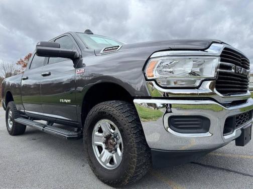 2019 RAM 2500 Big Horn Crew Cab 4x4 6'4' Box