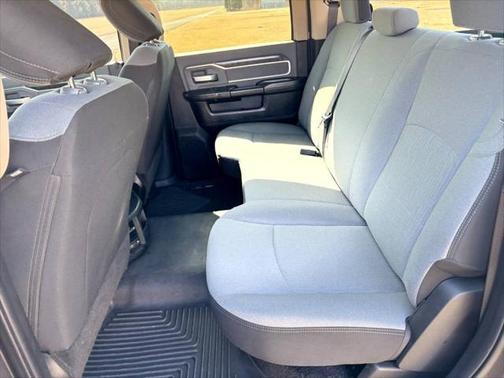 2019 RAM 2500 Big Horn Crew Cab 4x4 6'4' Box