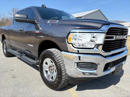2019 RAM 2500 Big Horn Crew Cab 4x4 6'4' Box