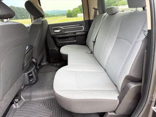 2019 RAM 2500 Big Horn Crew Cab 4x4 6'4' Box