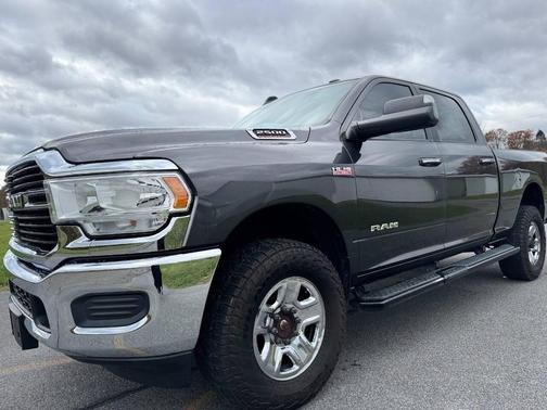 2019 RAM 2500 Big Horn Crew Cab 4x4 6'4' Box