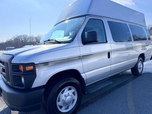 2012 Ford E350 Super Duty XL