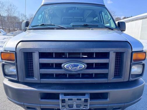2012 Ford E350 Super Duty XL