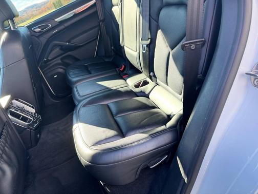 2015 Porsche Cayenne Cayenne