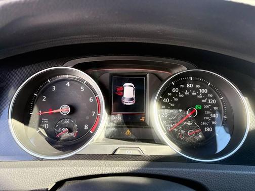 2017 Volkswagen Golf GTI 2.0T SE 4-Door